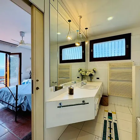Yourhome - Lian Vila *