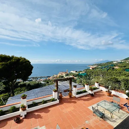 Yourhome - Lian Vila